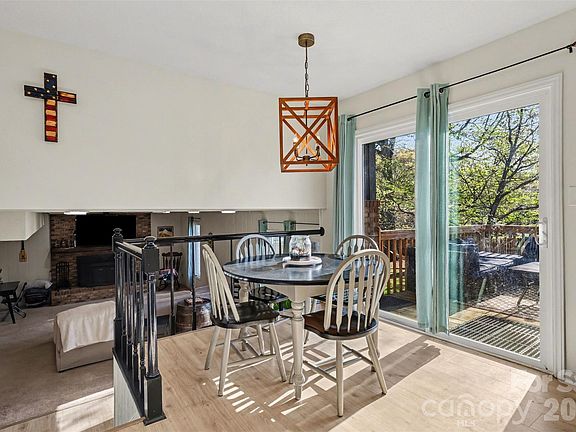 5th image of 1226 Twin Lakes Rd