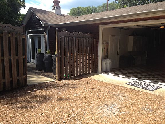 Garage and garden entrance 