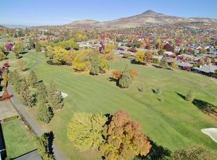 602 Seventh Fairway Dr, Medford, OR