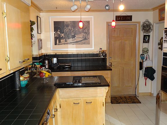 Kitchen   Solid Birch Cabinents!