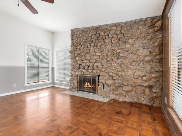2910 Jennifer Dr, College Station, TX 77845