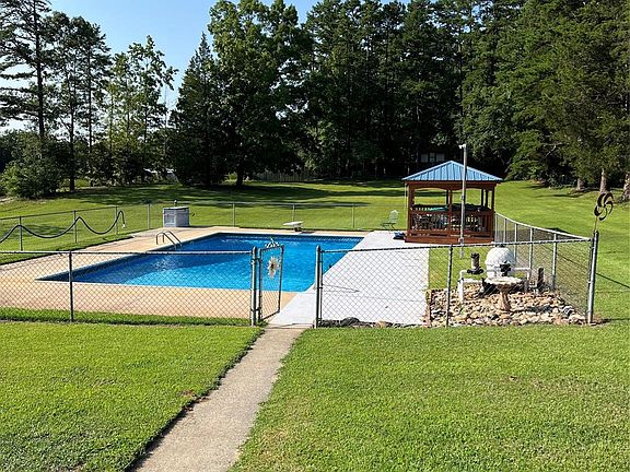 4th image of 3550 Statesville Blvd