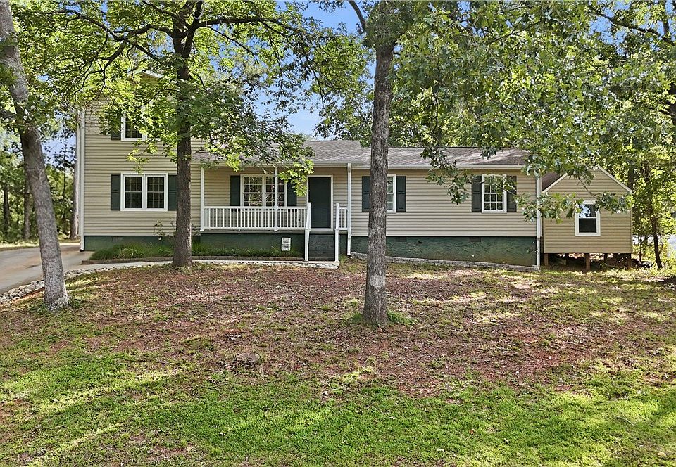 1st image of 2001 Ridgeview Ln