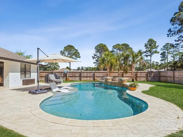 6693 Indian St, Navarre, FL 32566