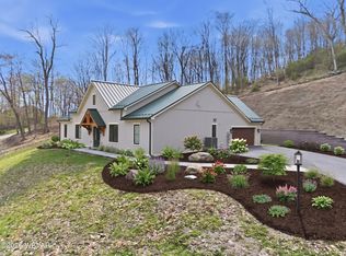 6 Cedar Crest Dr, Lock Haven, PA 17745