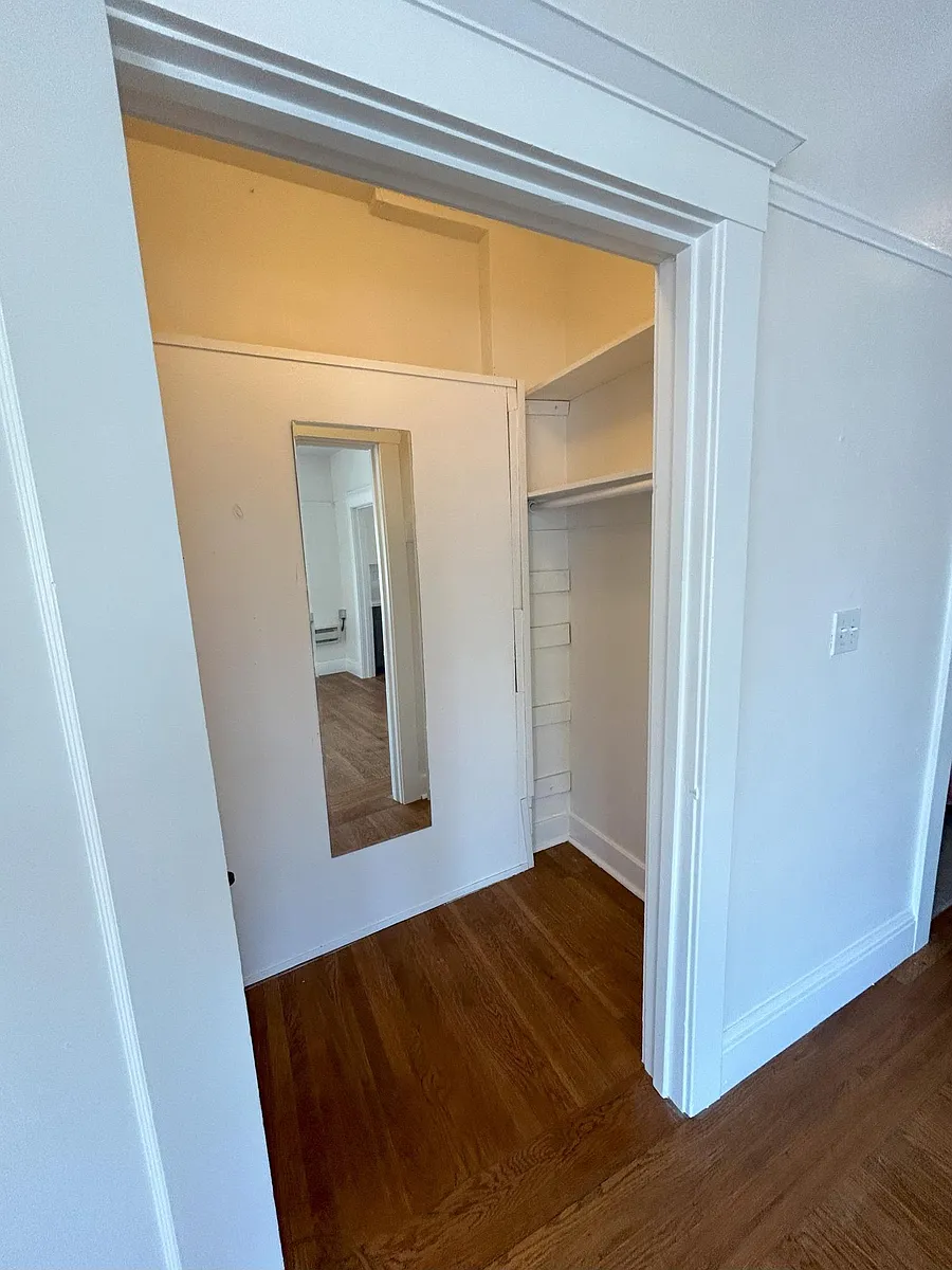 Building Photo - 2511 Virginia St #202