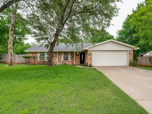 1203 Linda Ln, Cleburne, TX 76033