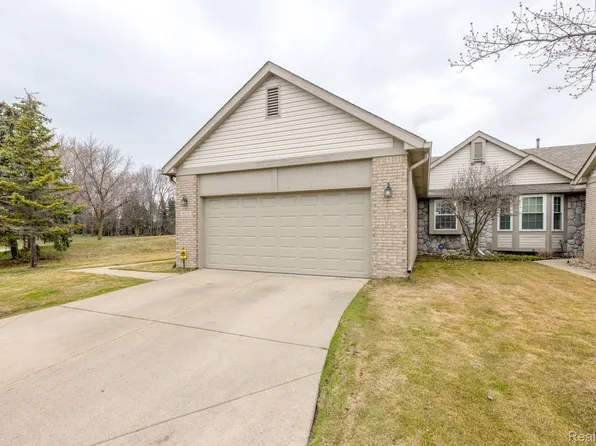 4021 Richfield Dr, Sterling Heights, MI 48314