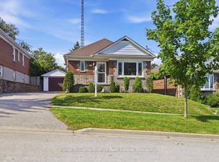 216 College Ave, Oshawa, ON L1J 1R7