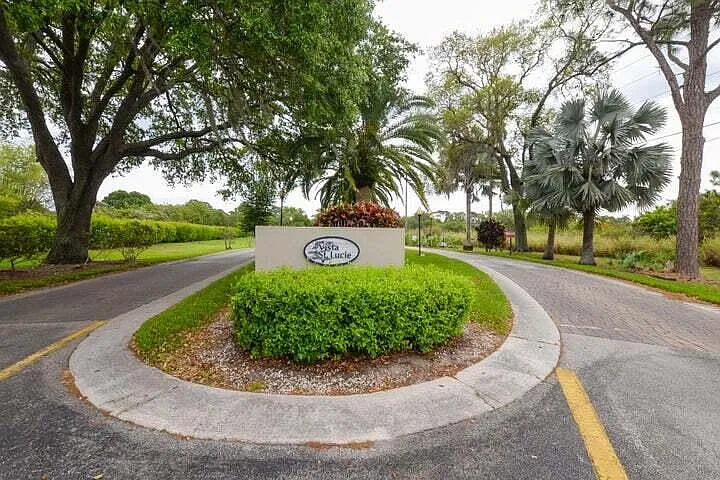 7 Lake Vista Trl #204