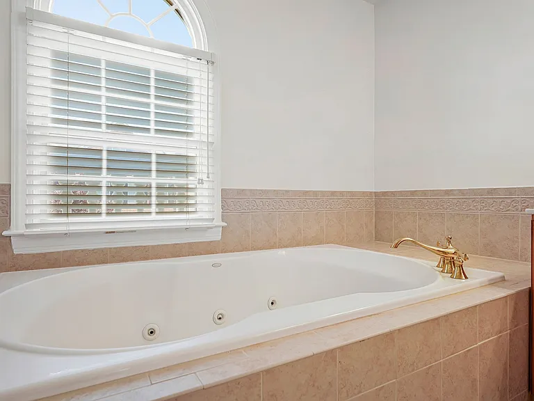 7720 Spoleto Ln — Photo 37