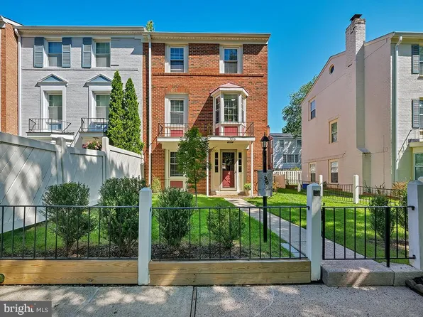 4316 Gramercy Cir, Alexandria, VA 22309