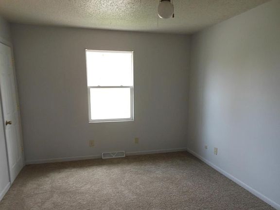 3rd image of 1139 N Park Ave