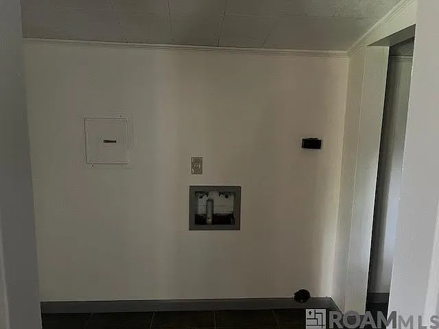 2464 Kensington Dr — Photo 30