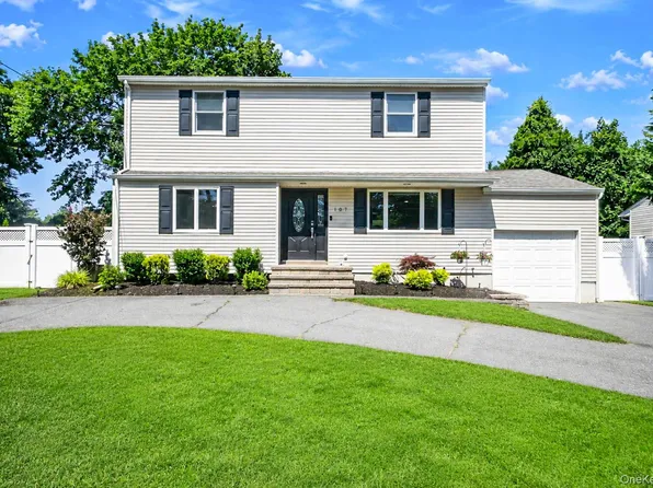 107 Terry Road, Sayville, NY 11782