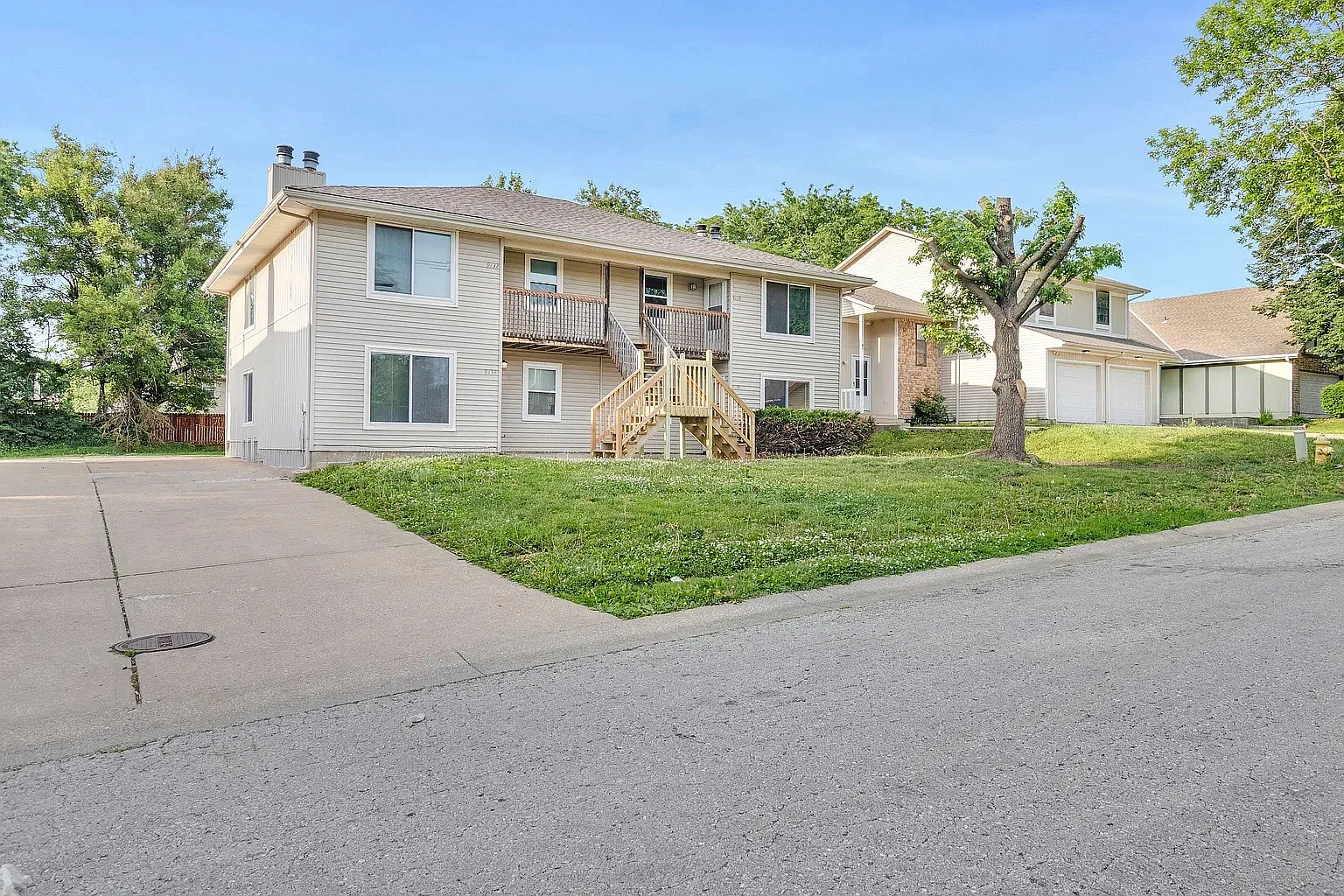 2 bed, 1000 sqft, $1,200 — Photo 2