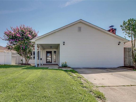 2nd image of 3537 Daffodil Cres