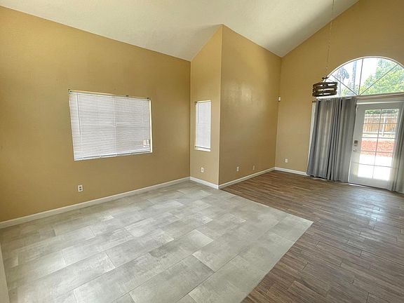 3rd image of 13626 Crawford Ct