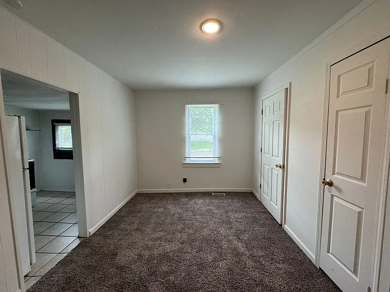 Studio Apartment includes washer / dryer — Photo 7