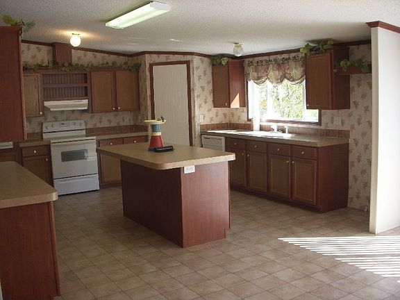 Open and Bright Kitchen