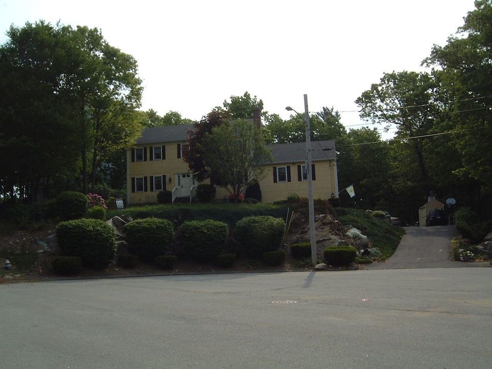 2nd image of 18 Stephen Ln