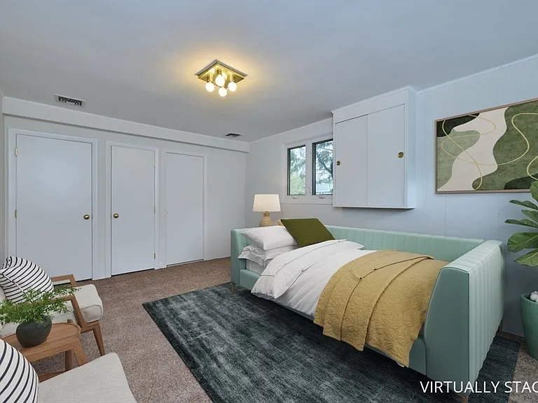 51 Pratt Dr — Photo 8