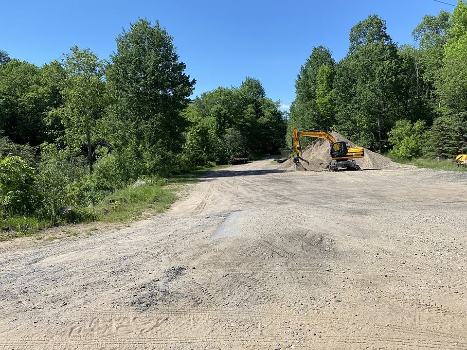 2nd image of 330 Main St