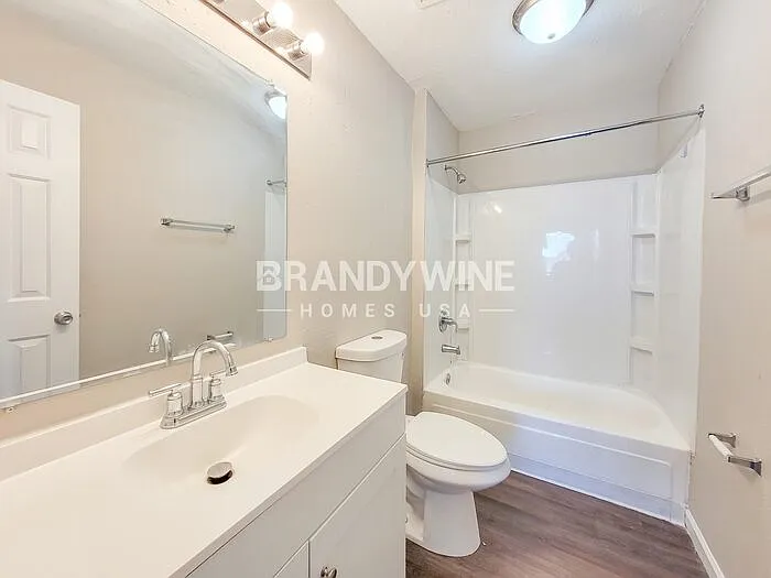 605 Woods Crossing Ln — Photo 18