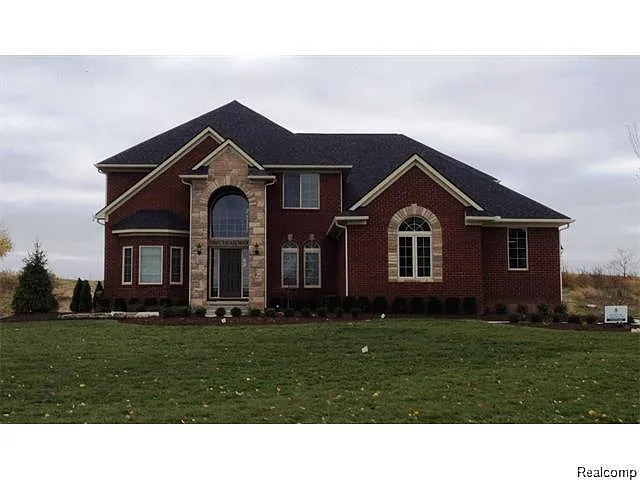 24707 Ravine Dr photo 1