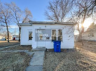 515 E Hanson Ave, Mitchell, SD 57301
