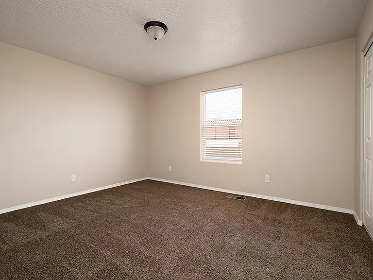 Upstairs Bedroom |3-bedroom 3-Bathroom Townhome homes | Coronado Townhomes