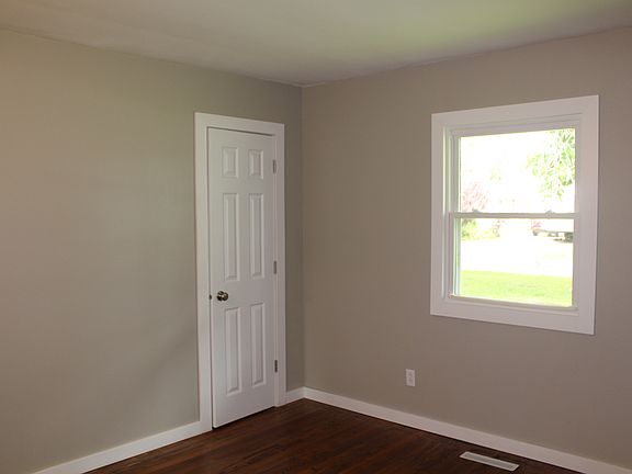5th image of 670 Burlington Ave