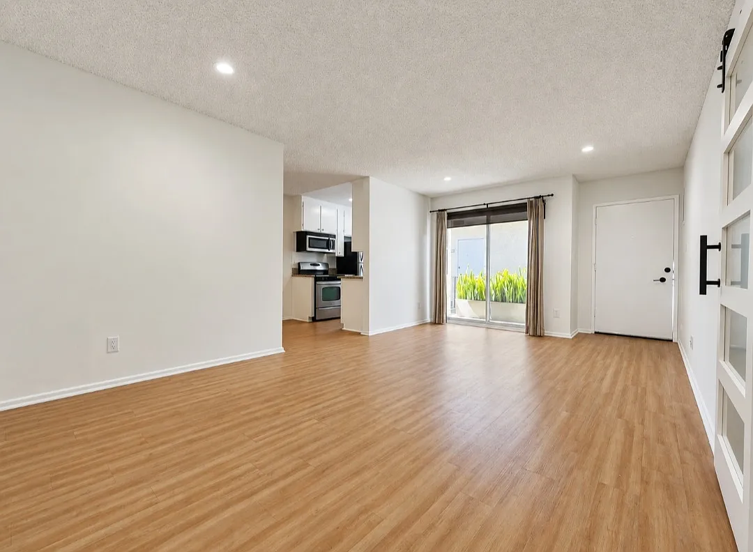 12340 Rochester Ave — Photo 3