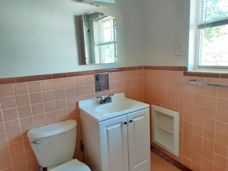 5725 Martel Ave #C — Photo 15