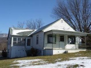 141 Lebanon Rd, Pembroke, VA 24136