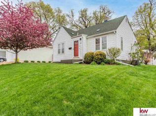 6011 Pine St, Omaha, NE 68106