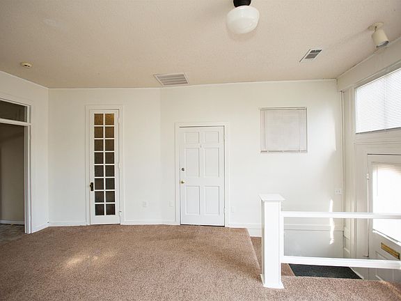 3rd image of 4510 Lee Ave