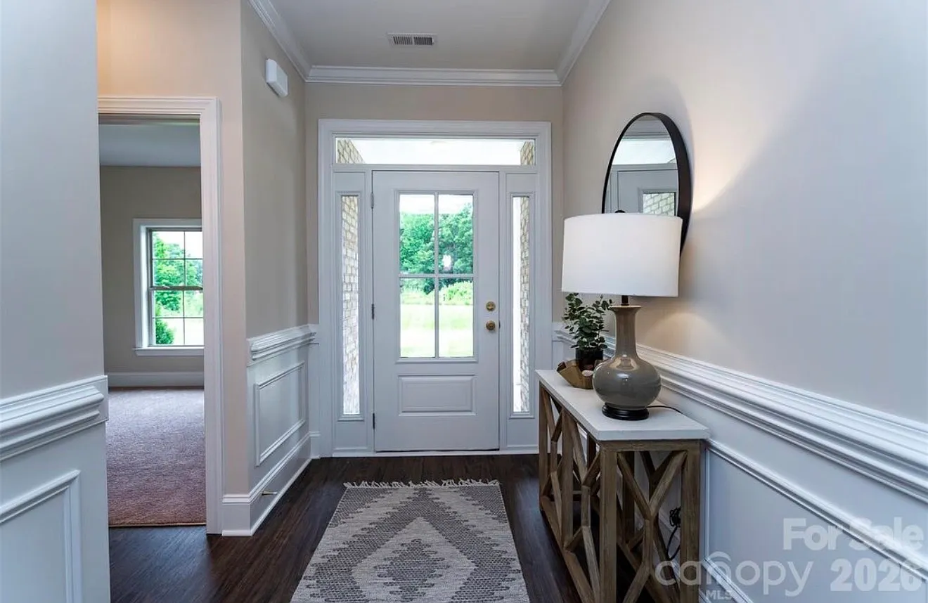 3 bed, 1831 sqft, $2,800 — Photo 3