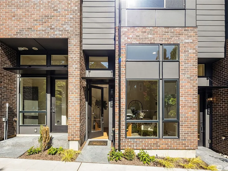 3406 E Spring St — Photo 1