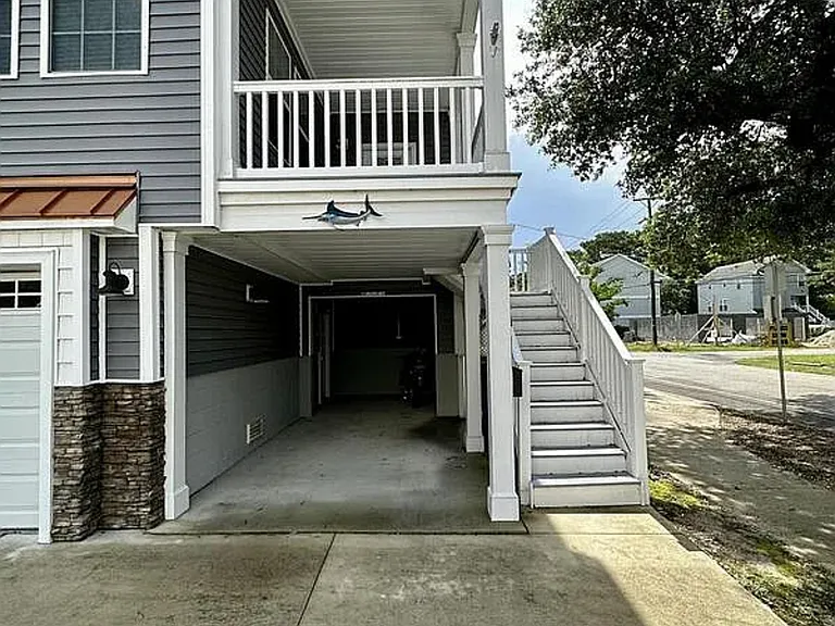 2714 Pleasant Ave — Photo 4