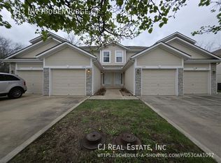 1333 NW Hidden Ridge Ct, Blue Springs, MO 64015