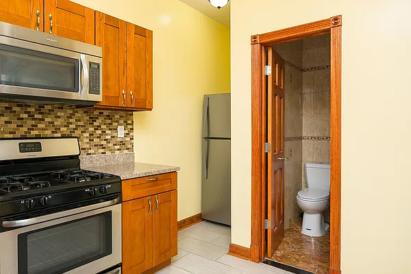 Rented by Nooklyn NYC LLC | media 81