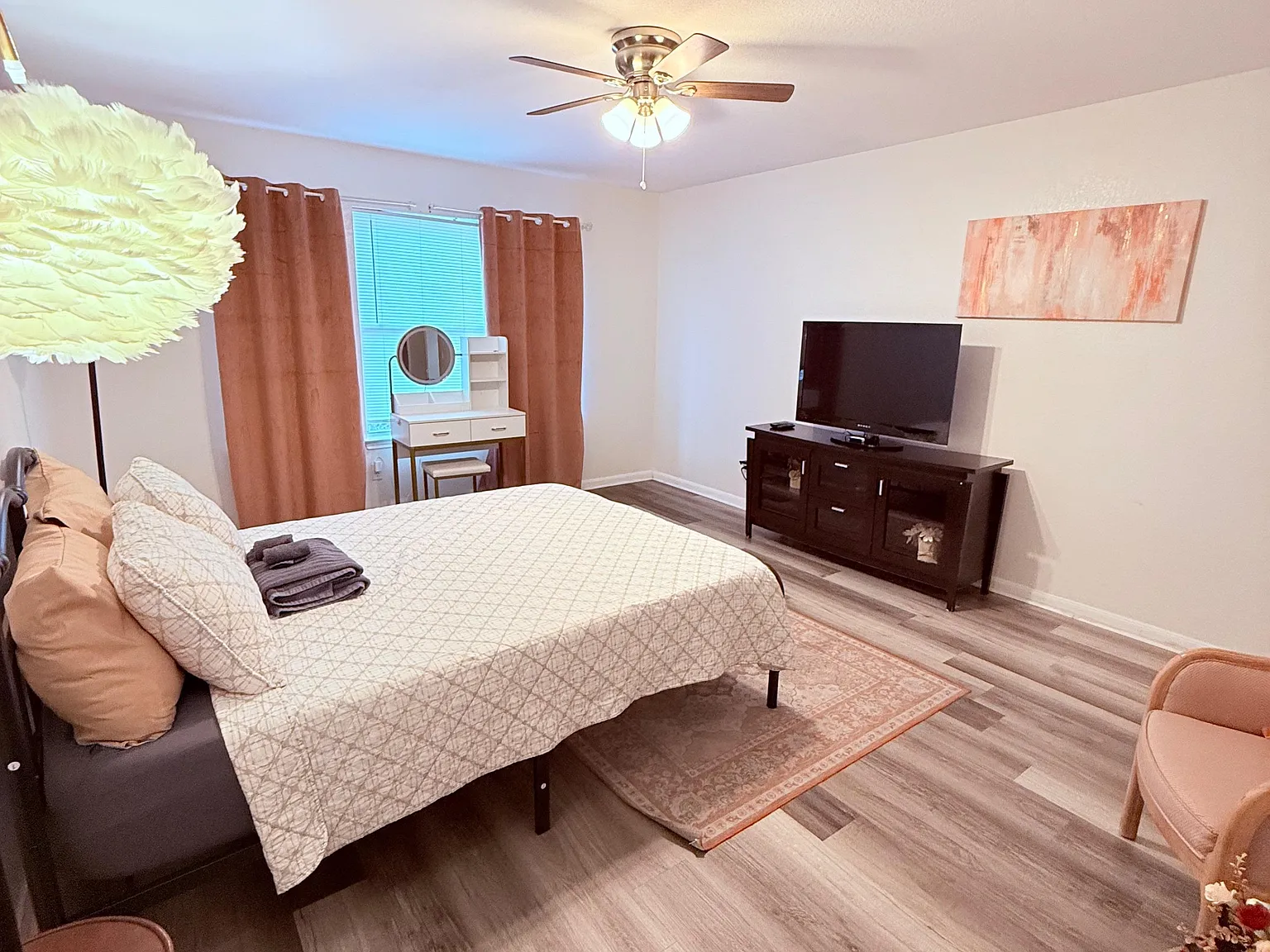4 bed, 2.5 bath, 2000 sqft, $1,079 — Photo 2