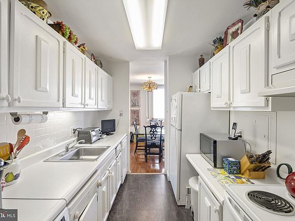5th image of 1901 John F Kennedy Blvd APT 2801