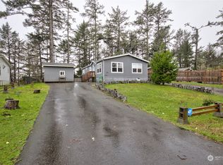 749 Edgewood Ave NE, Ocean Shores, WA