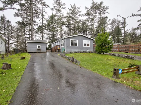 749 Edgewood Avenue NE, Ocean Shores, WA 98569