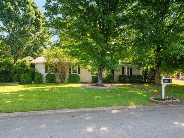 604 Meadow Lane Dr, Nashville, TN 37221