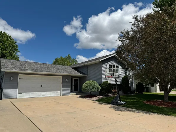 111 Penn Dr, Saint Charles, MN 55972