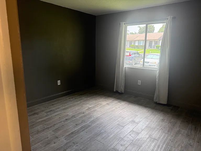 2263 Bancroft Cir N #B — Photo 10