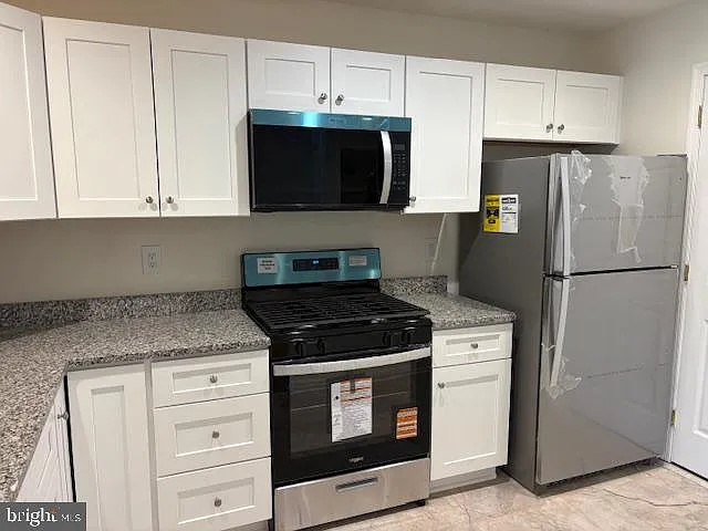 2403 Beacon Hl — Photo 5